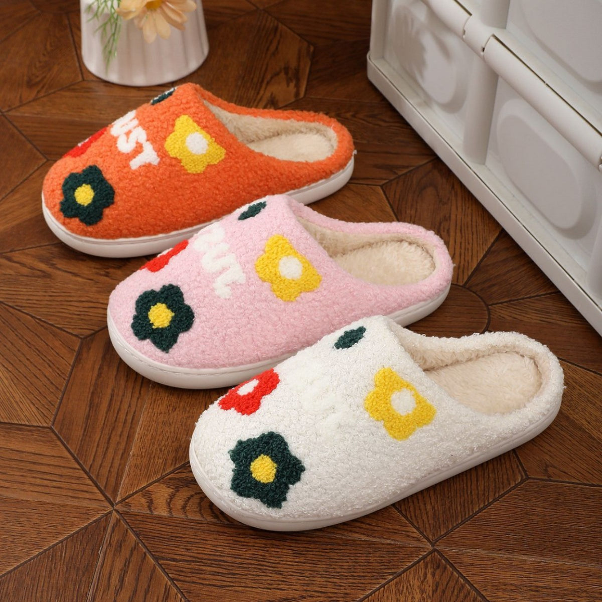Lady's Flower Slippers Indoor Soft Bottom Cotton Slippers - image 1