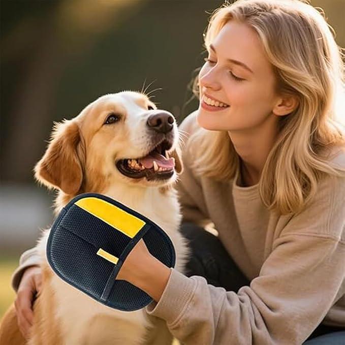 Pet Hair Removal Gloves for Cats & Dogs - image 4