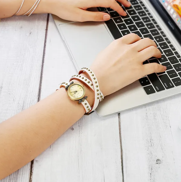 Fashionable Rivet Leather Belt Retro Watch Hand Chain - image 2